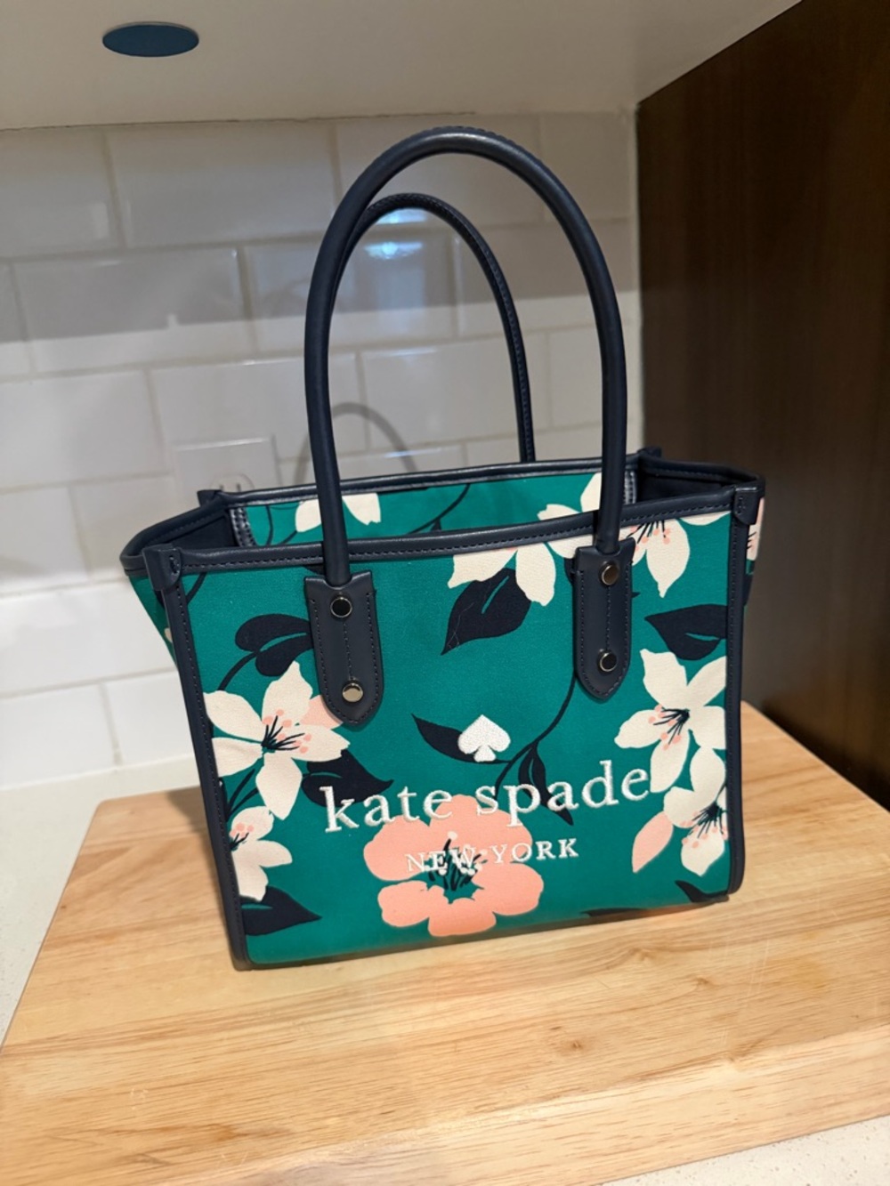 kate spade Green Floral Tote with Pink and Cream Blooms - Picture 8 of 12